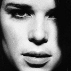 Neve Campbell Talks SCREAM 4