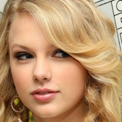 Taylor Swift To Play SUPERGIRL – WTF?