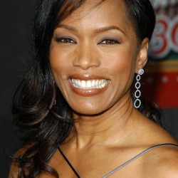 Angela Bassett Is Amanda Waller In GREEN LANTERN