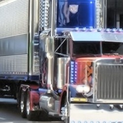 Transformers 3: Set Video – Prime Rolls Through Chicago, Sh!t Blows Up and Men Fly