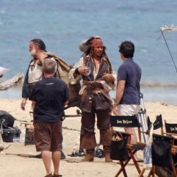 Pirates of the Caribbean: On Stranger Tides – First Pics Of Depp On The Set