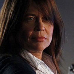 CHUCK: Sneak Peek At Linda Hamilton As Mom Bartowski