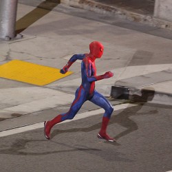 Spider-Man: Photos Of Full Costume Show Off Spidey’s Mask and Web-Shooters