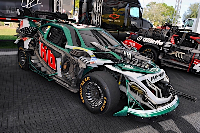 http://scifimafia.com/wp-content/uploads/2011/02/Transformers-Dark-of-the-Moon-NASCAR-2.jpg