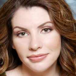 Stephenie Meyer Teases About More Twilight Books… and About Mermaids