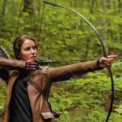 The Hunger Games: New Image of a Bow Wielding Katniss Everdeen