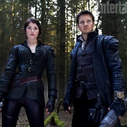 First Look: Arterton and Renner as HANSEL AND GRETEL: WITCH HUNTERS