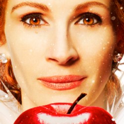 Mirror Mirror: Julia Roberts Is One Bad Apple