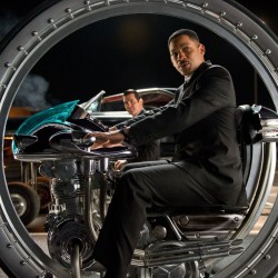 New Image from MEN IN BLACK III Featuring Will Smith and Josh Brolin