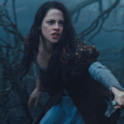 New Trailer, Featurette and Images from SNOW WHITE AND THE HUNTSMAN