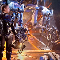 Guillermo del Toro Featurette Commentary on the PACIFIC RIM Trailer Plus New Pics