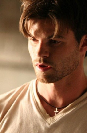 Daniel Gillies