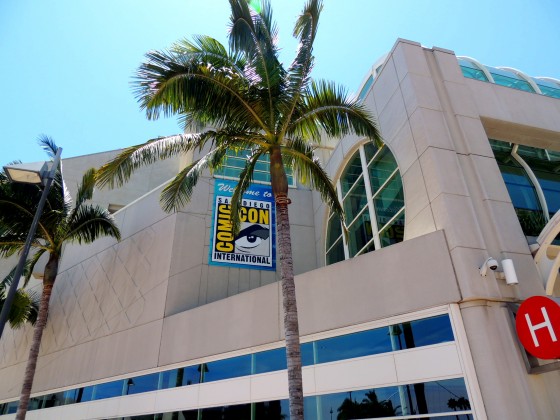 SDCC 2013 001 Outside Hall H