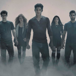 Monday’s TEEN WOLF Finale Will be Supersized, Star Tyler Posey Gets Sunday Night Special