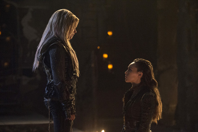 The 100 -- "Ye Who Enter Here" -- ImageÃÂ HU303b_0295 -- Pictured (L-R): Eliza Taylor as Clarke and Alycia Debnam-Carey as Lexa -- Credit: Cate Cameron/The CW -- ÃÂ© 2016 The CW Network, LLC. All Rights Reserved