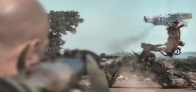 NEW ‘District 9’ International Trailer