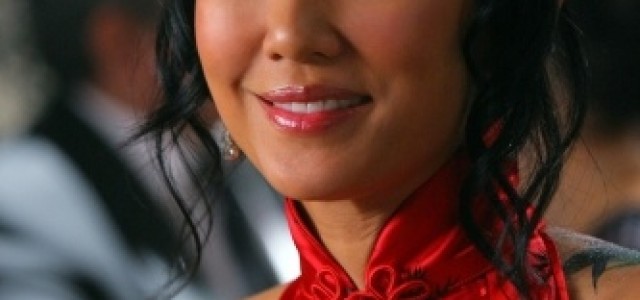 SMALLVILLE: Roulette (Sn 9, Ep5) Synopsis, Teaser, CHICK FIGHT Sneak Peek!
