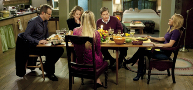 Sit Down To Thanksgiving Dinner With HEROES – Behind The Scenes Featurette