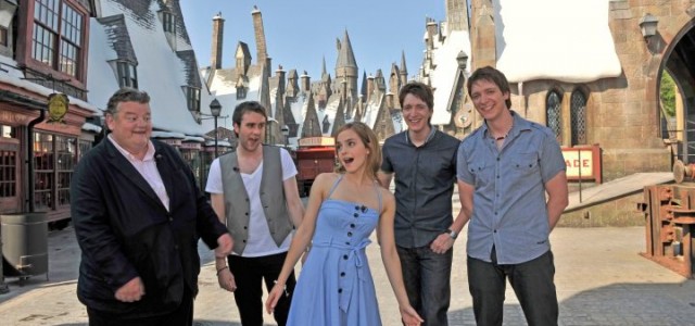 Harry Potter Stars Get A Sneak Peek Of The Wizarding World of Harry Potter
