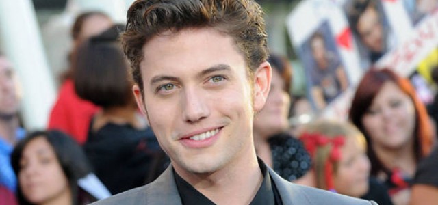 NO ORDINARY FAMILY Adopts a TWILIGHT Vamp