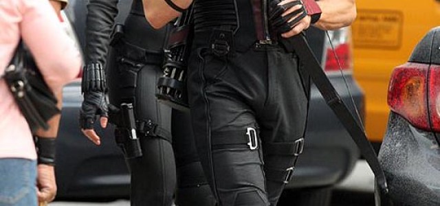 Pictures of THE AVENGERS and Loki Assembled On the New York Set